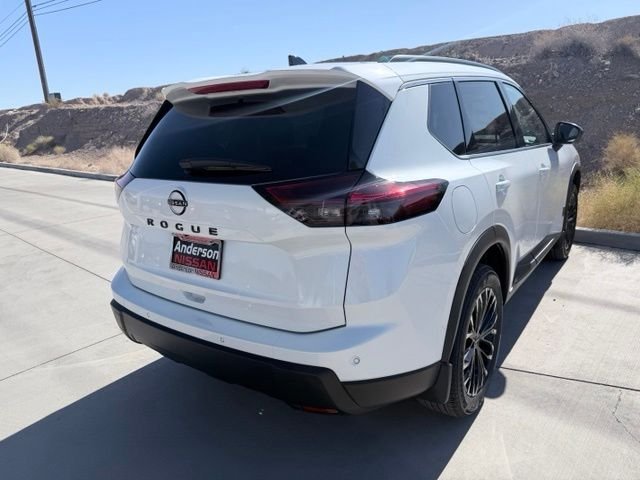 New 2026 Everest White Pearl TriCoat Nissan Dark Armor™ image 8