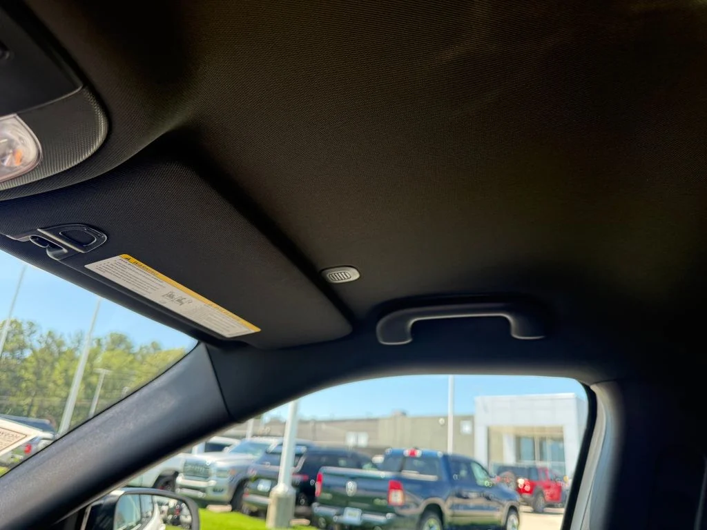New 2026 Bright White Clearcoat Jeep Latitude image 16