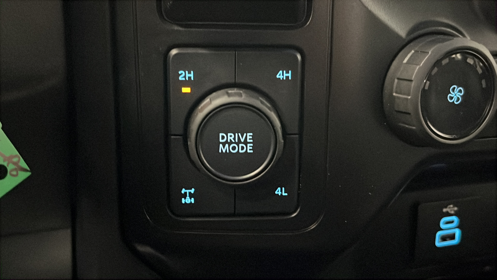 Used 2025 Oxford White Ford XL image 37