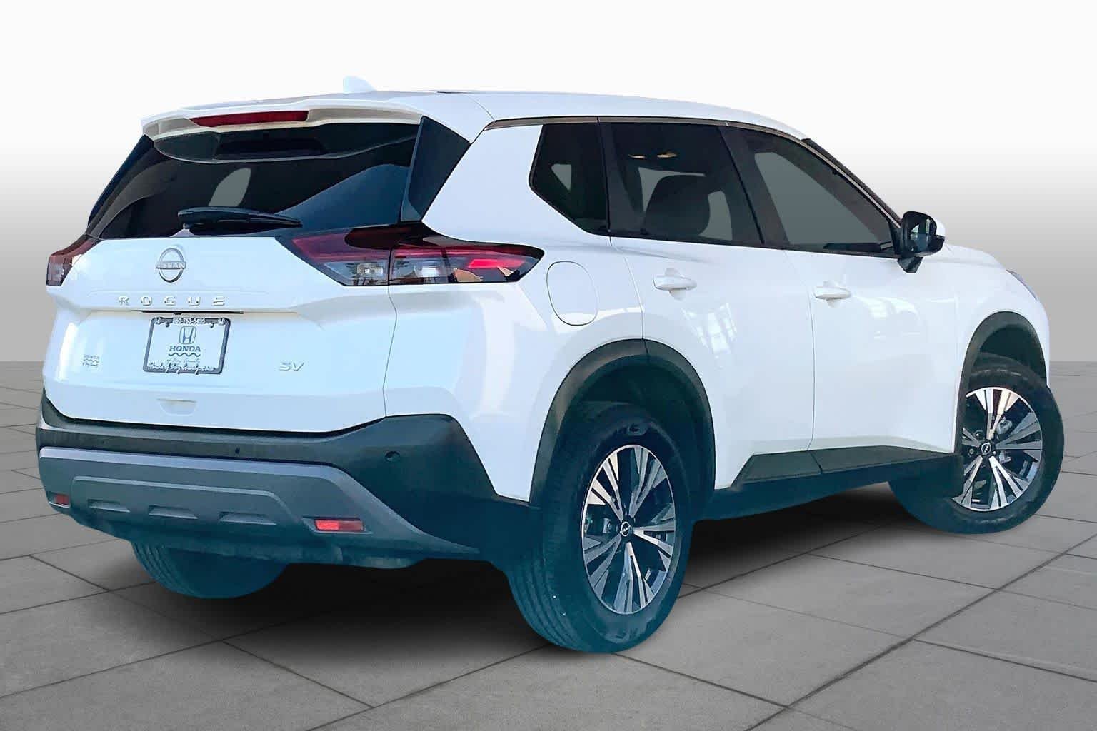 2022 Nissan Rogue SV - Photo 13