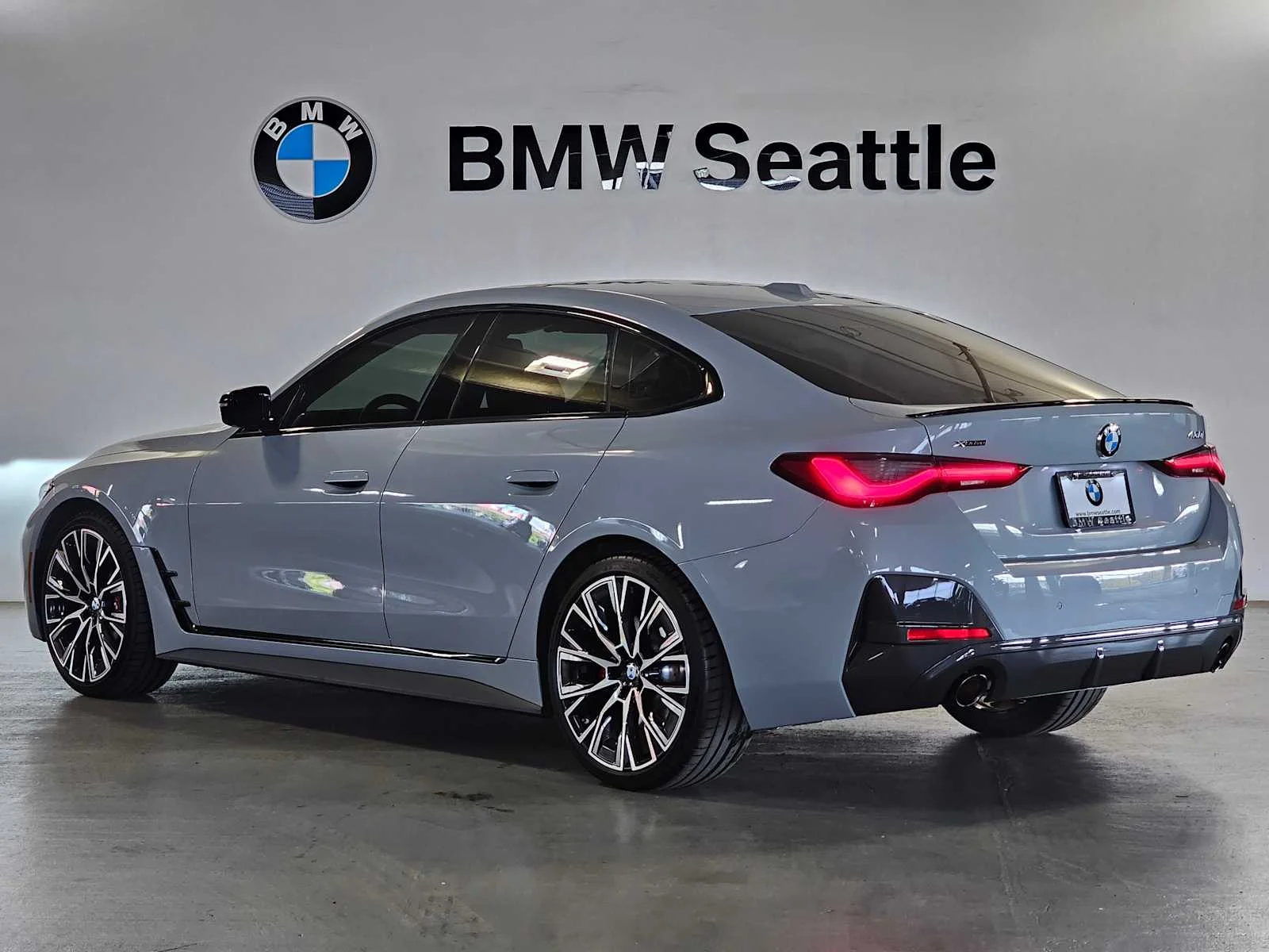 Used 2024 Brooklyn Grey Metallic BMW xDrive image 4