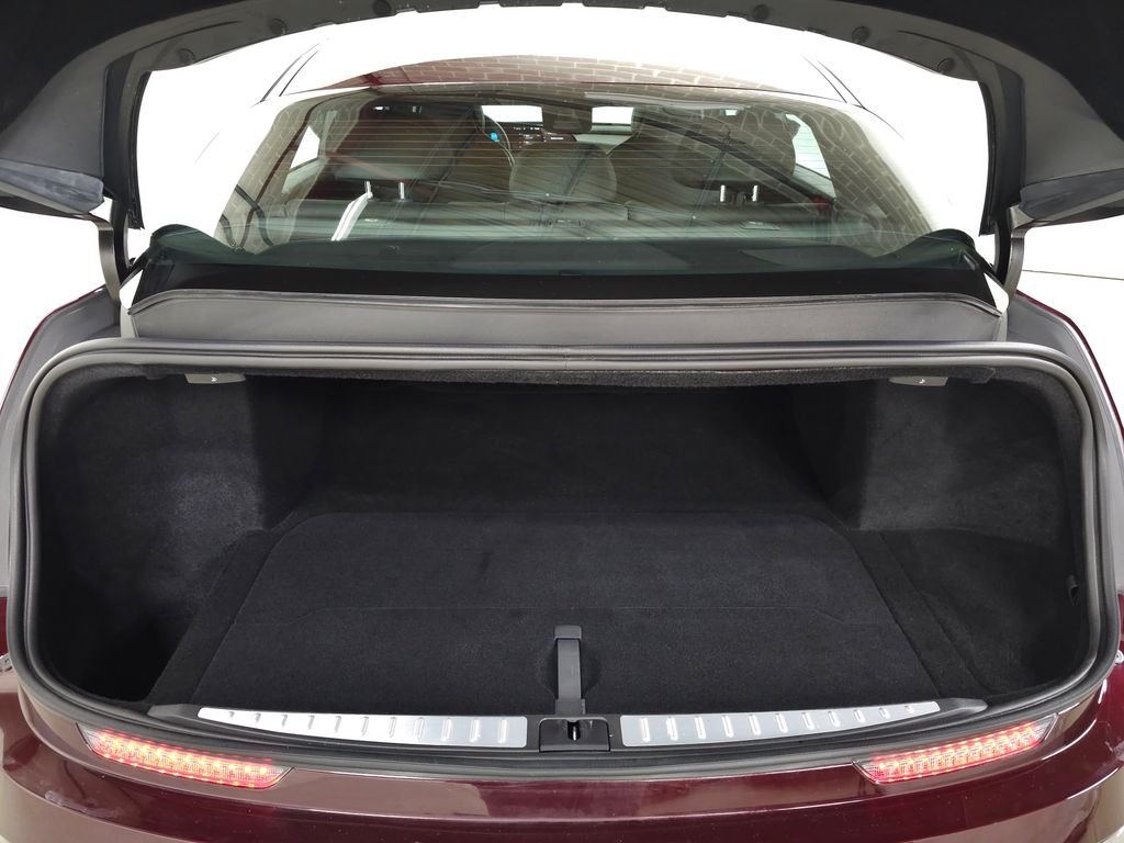 Used 2024 Red Lucid Touring image 6