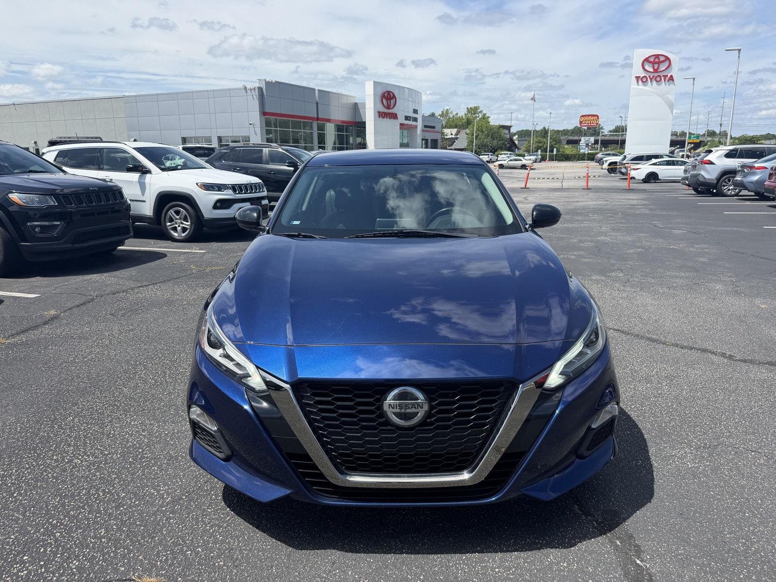 Used 2019 Deep Blue Pearl Nissan 2.5 SR image 2
