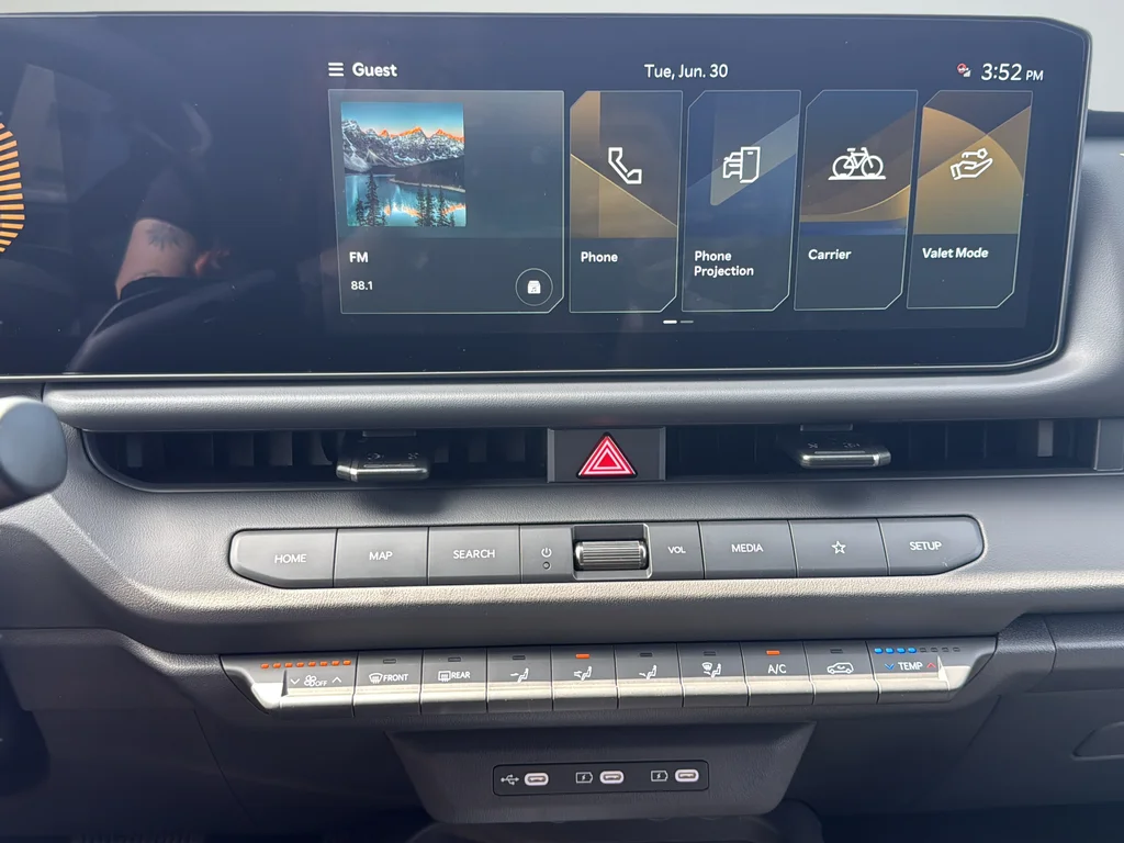 New 2027 Frost Blue / Black Roof Kia X-Line S image 18