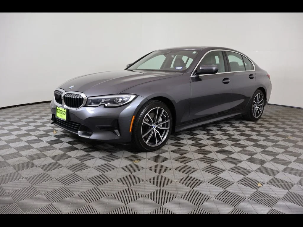 2021 BMW 3 Series 330i Sedan's photo