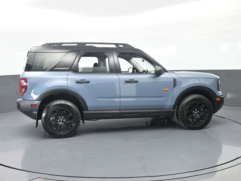 Used 2026 Azure Gray Metallic Ford Badlands image 7