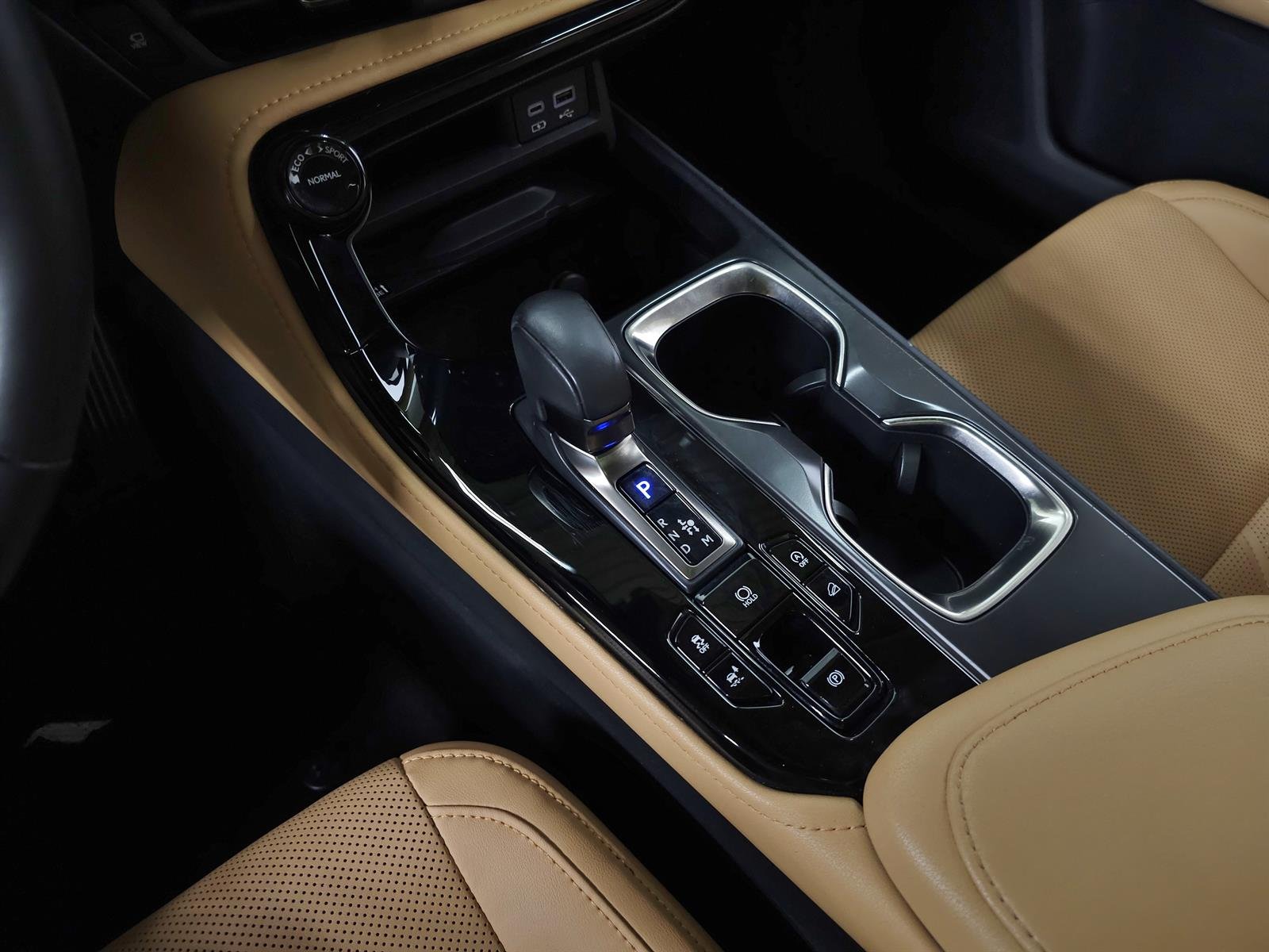 Certified Used 2023 White Lexus Luxury image 31