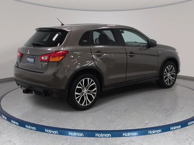 Used 2016 Black Mitsubishi ES image 6