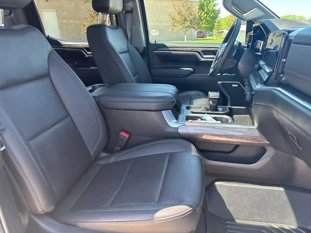 Used 2025 Cypress Gray Chevrolet LTZ image 22