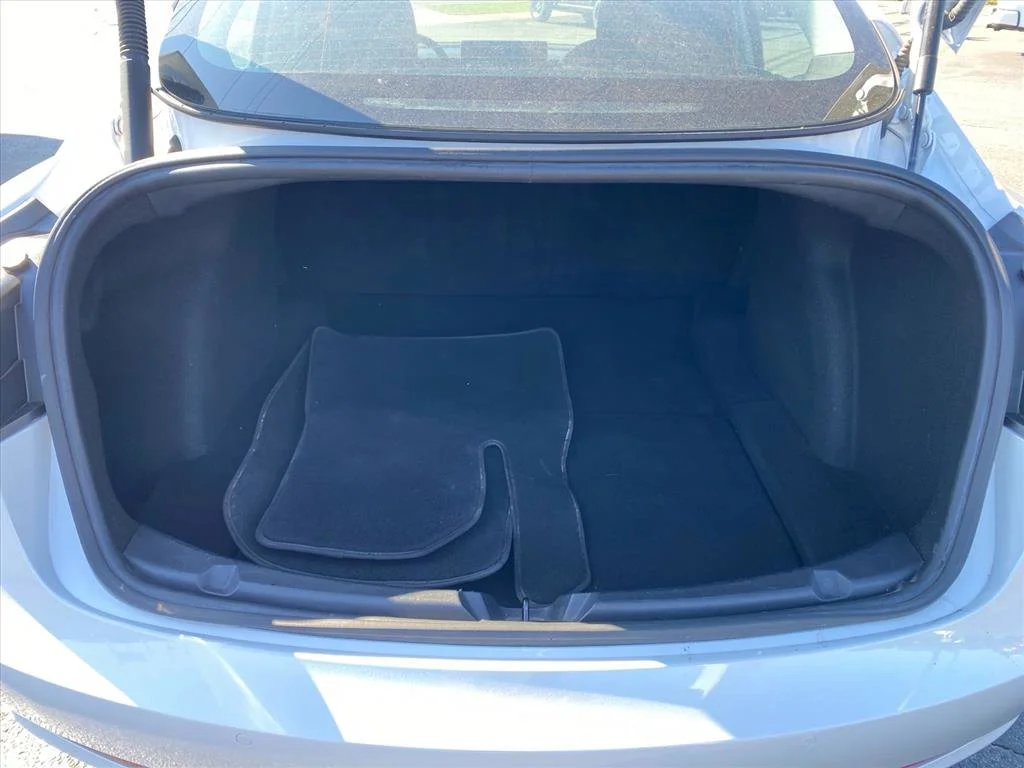 Used 2021 Pearl White Multi-Coat Tesla Long Range image 17