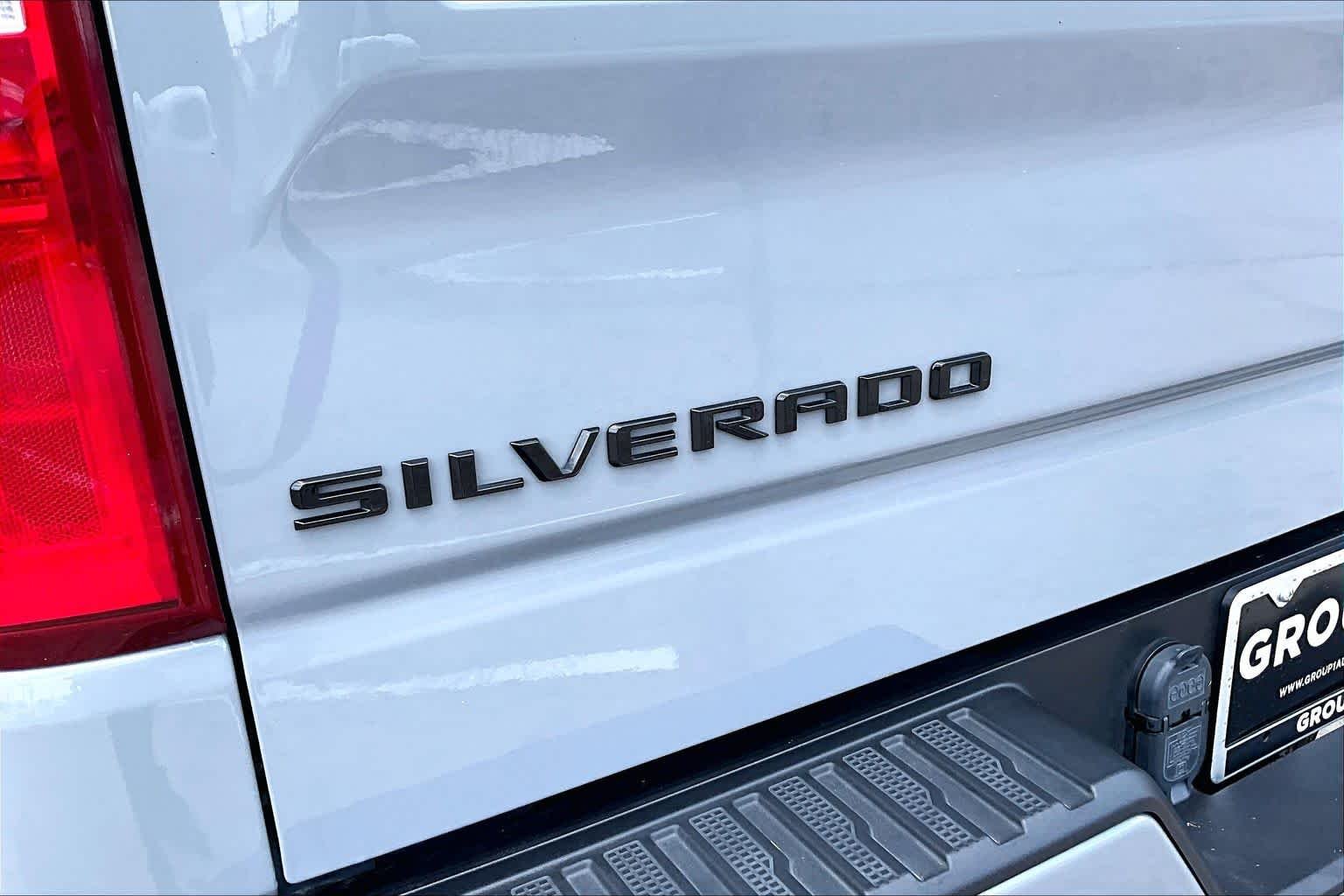 Used 2025 Slate Gray Metallic Chevrolet RST image 30