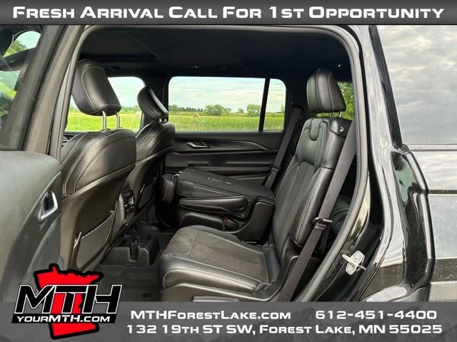 Used 2023 Black Jeep Altitude image 9
