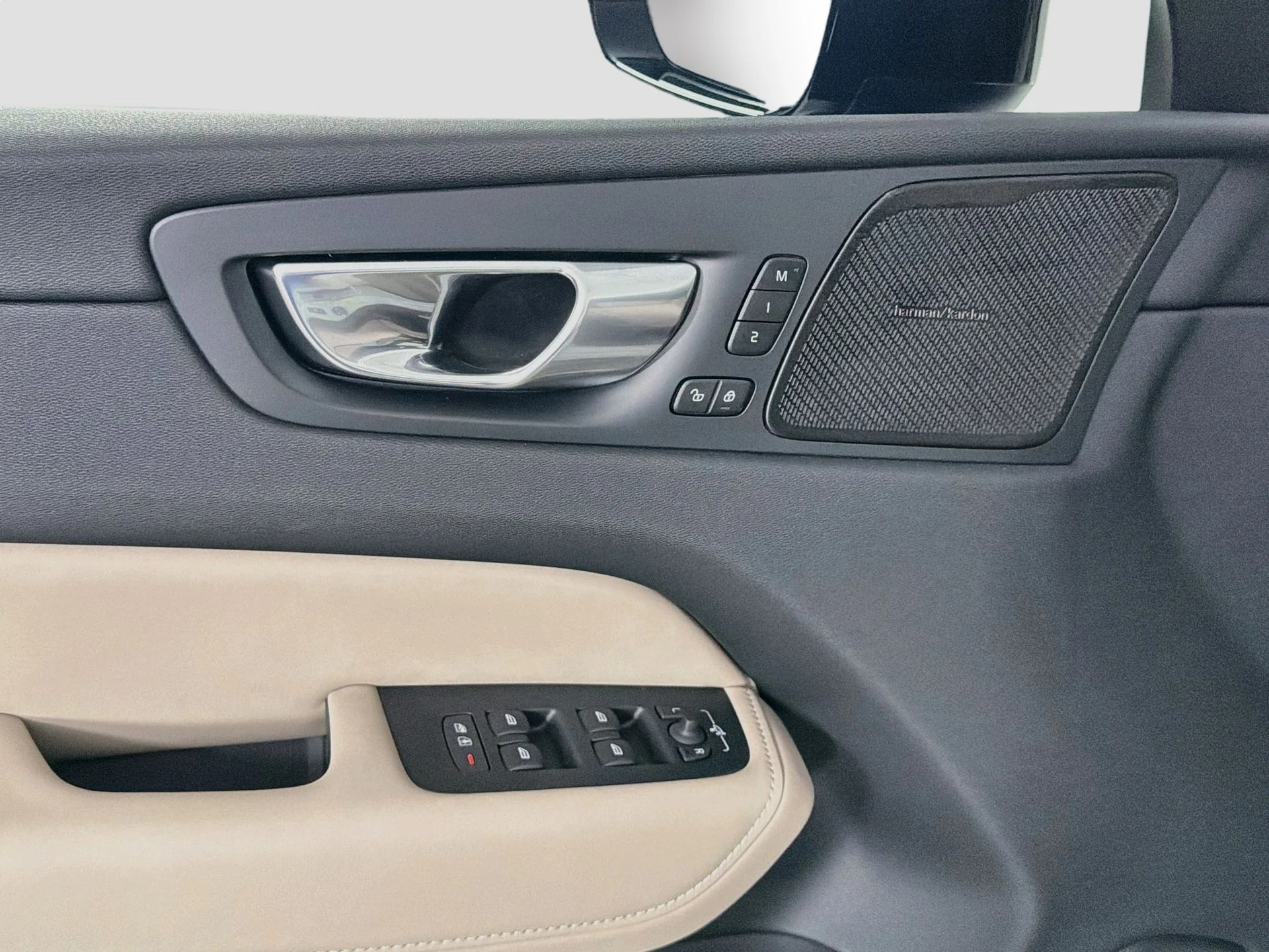 New 2026 Crystal White Volvo Plus image 18
