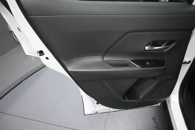2027 Nissan KICKS SV - Photo 10