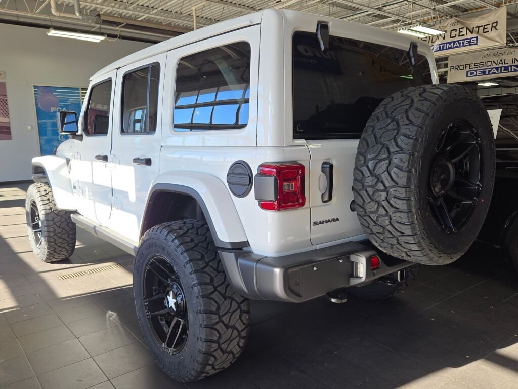 2026 Jeep Wrangler 4-Door Sahara - Photo 15