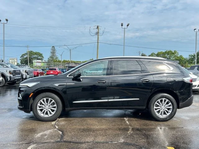 Used 2023 Black Buick Essence image 6