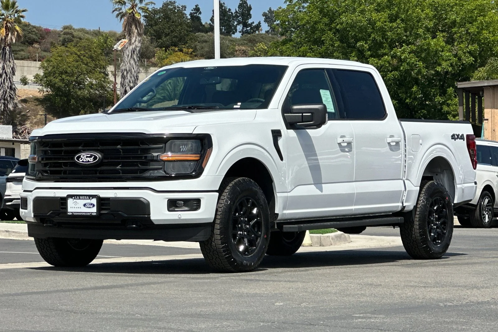 New 2026 Oxford White Ford XLT image 7