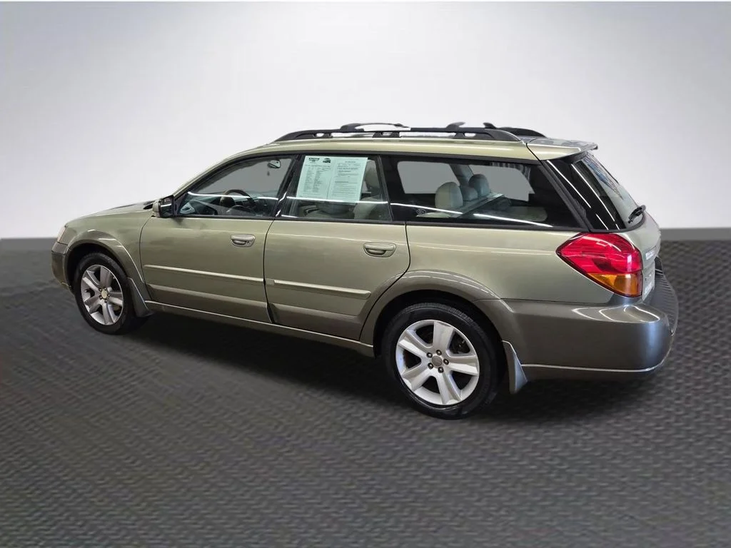 Used 2006 Green Subaru 3.0R image 5