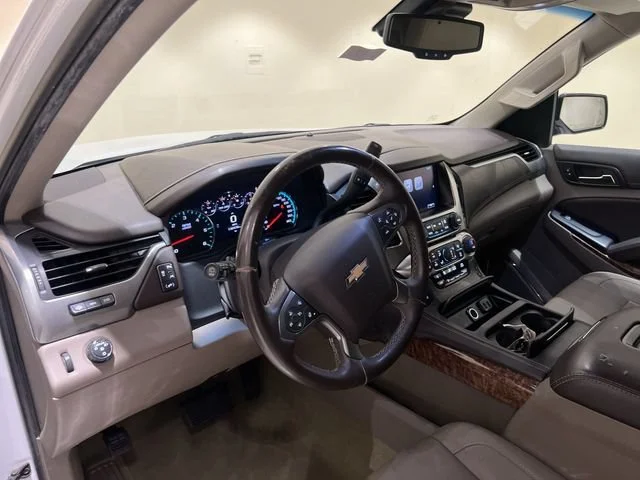 Used 2016 IRIDESCENT PEARL TRICOAT Chevrolet LTZ image 9