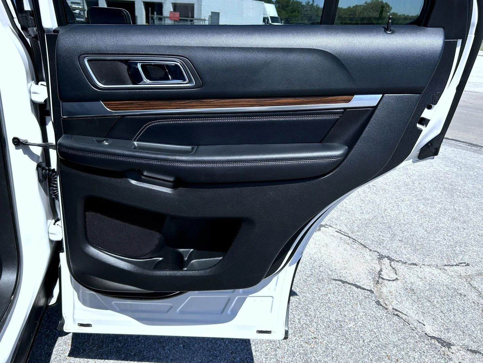 Used 2016 White Ford Limited image 18