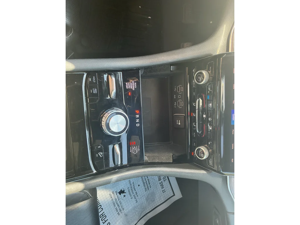 Used 2022 Bright White Jeep Overland image 21
