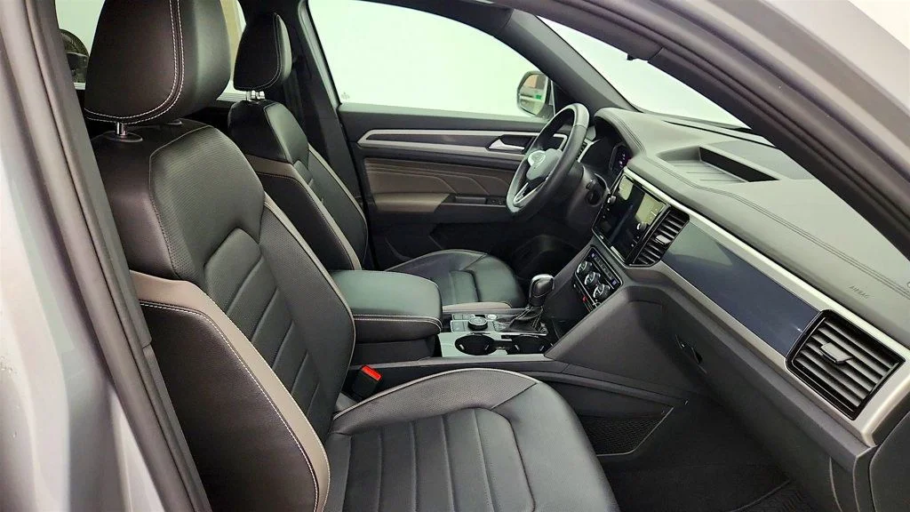 Used 2023 Pyrite Silver Metallic Volkswagen 3.6L V6 SEL Premium R-Line 4MOTION image 24