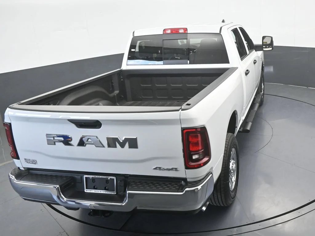 New 2026 Bright White Clear-Coat Exterior Paint RAM Tradesman image 52