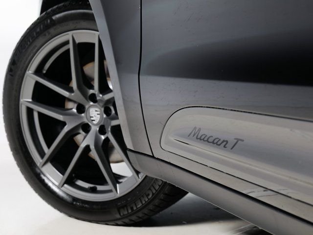 2025 Porsche Macan T - Photo 6