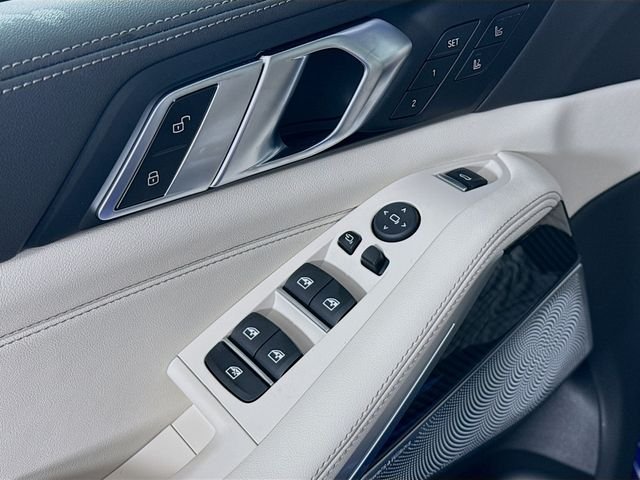 New 2026 Blue BMW M60i image 18