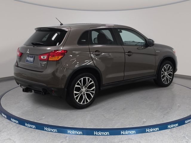 Used 2016 Black Mitsubishi ES image 6