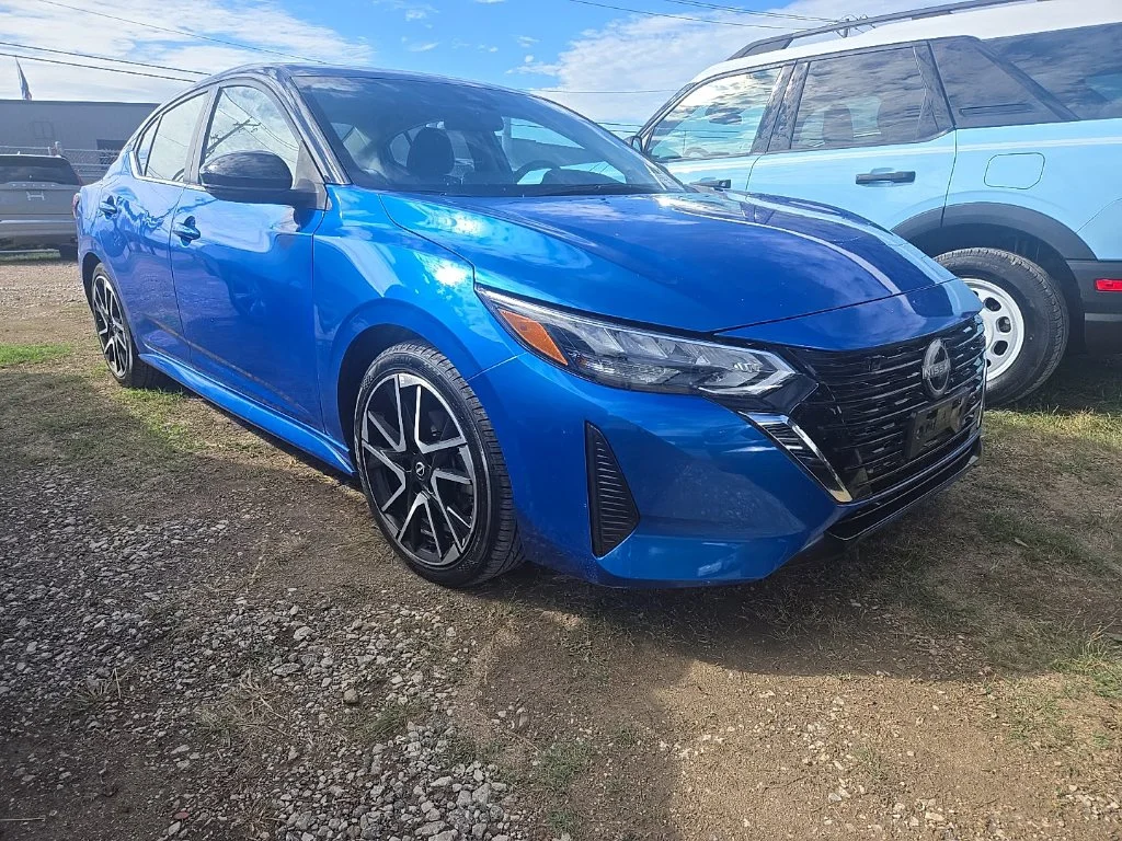 Used 2025 Blue Nissan SR image 5