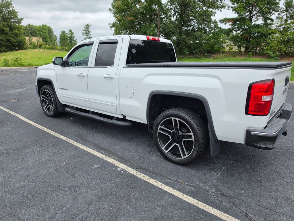 Used 2018 White GMC SLE image 3