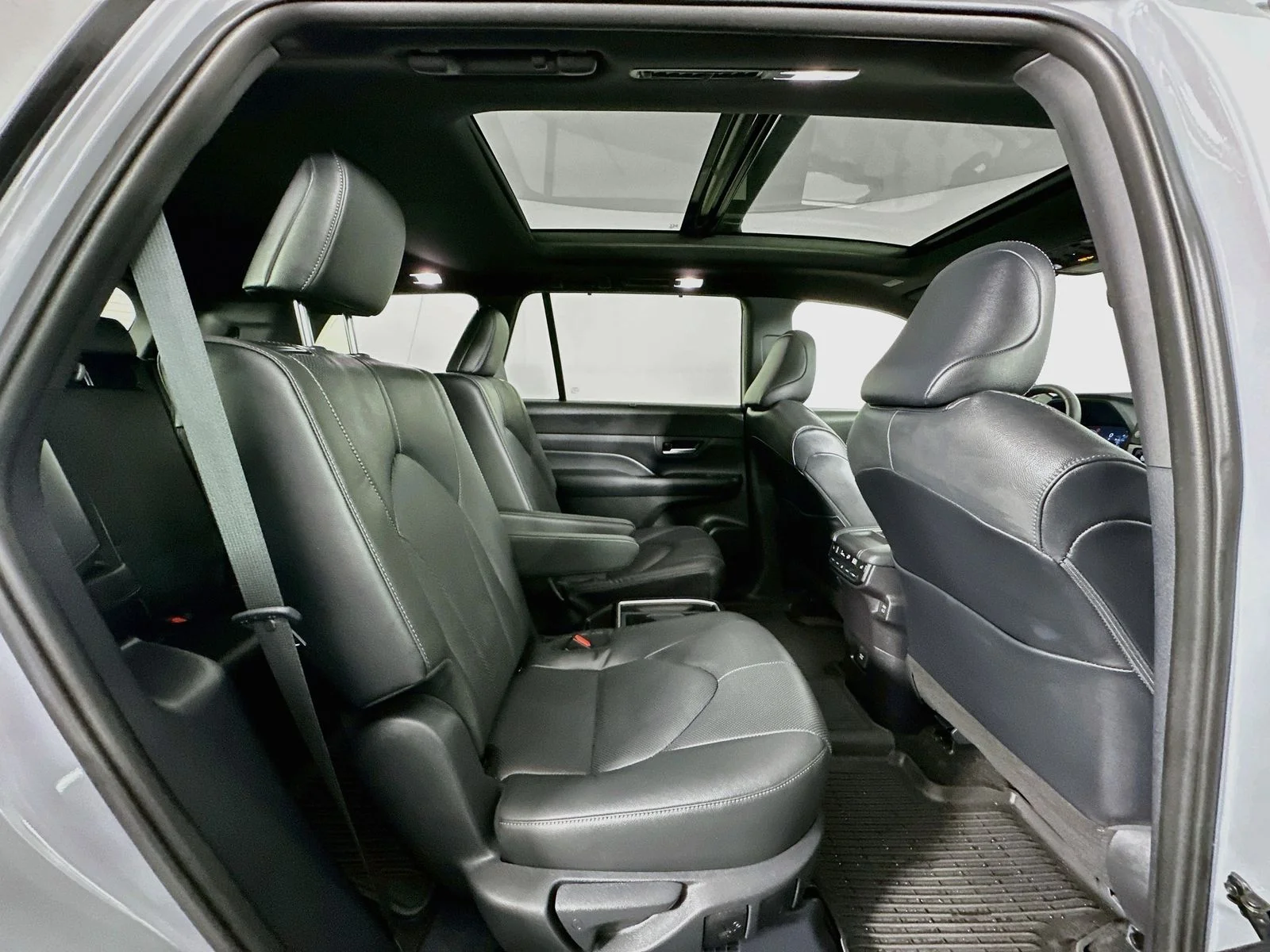 Used 2025  Toyota Nightshade Edition image 30