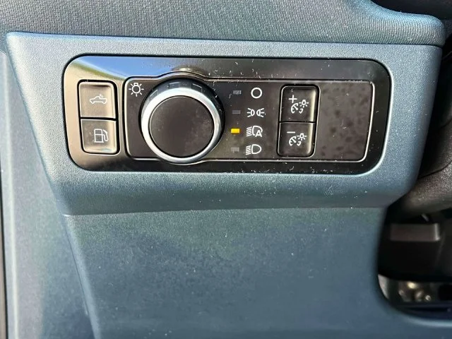 Certified Used 2025 Oxford White Ford XL image 30