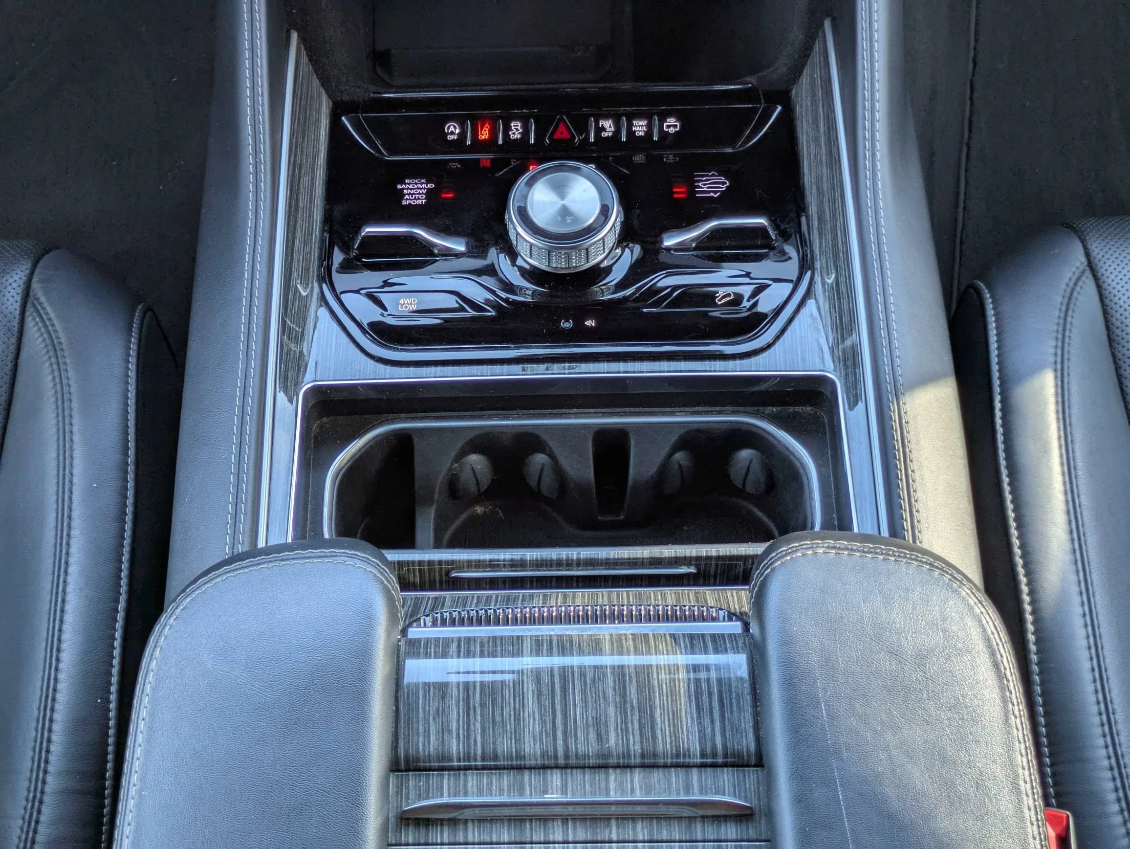 Certified Used 2022 Bright White Clearcoat Jeep Series III w/Leather Quad Buckets, Panoramic Moonroof, 10.25 Screen, & 3rd Row Seat image 17