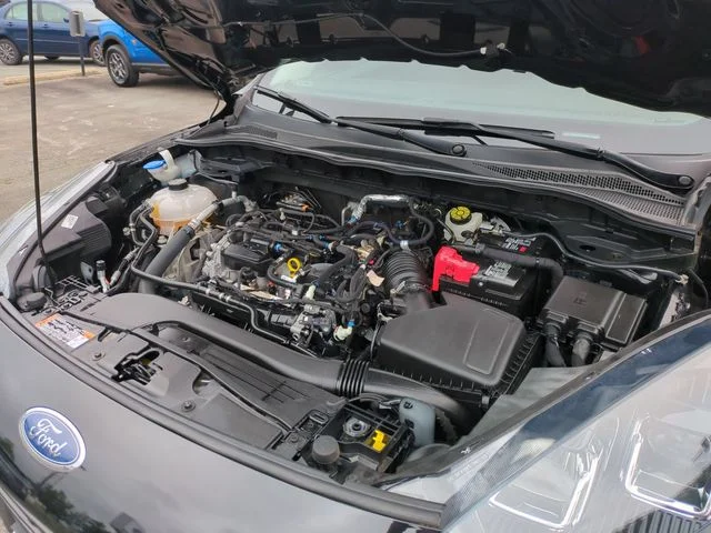 Used 2022 Black Ford SE image 34