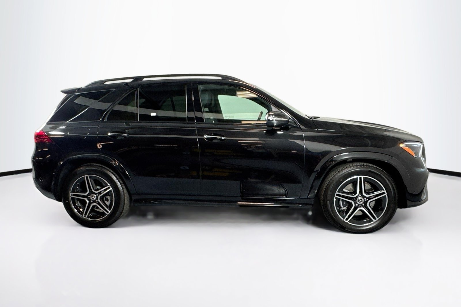 New 2026 Obsidian Black Metallic Mercedes-Benz GLE 350 image 4