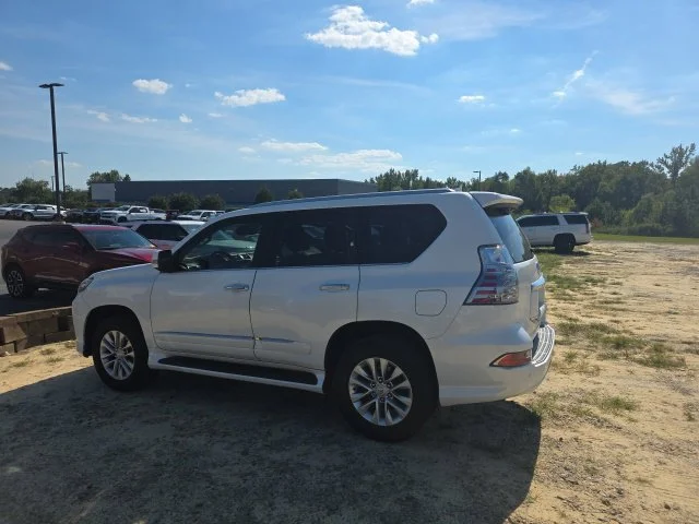 Used 2019 White Lexus 460 image 6