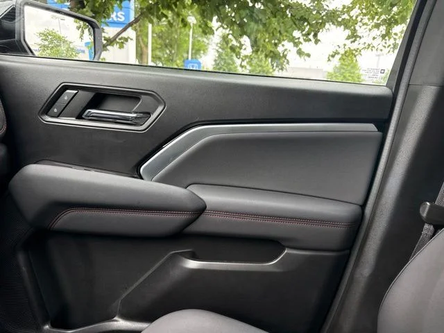 Used 2023 Gray Chevrolet Z71 image 32