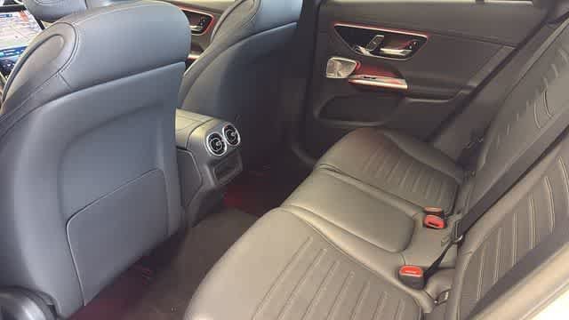 Used 2025 Polar White Mercedes-Benz GLC 350e image 30