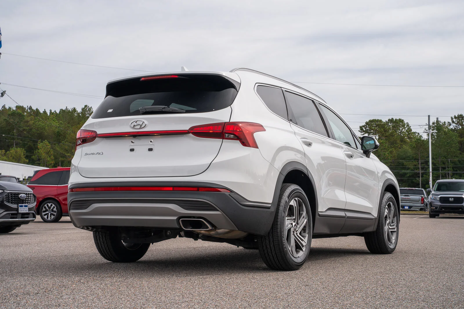 Used 2023 White Hyundai SEL image 6