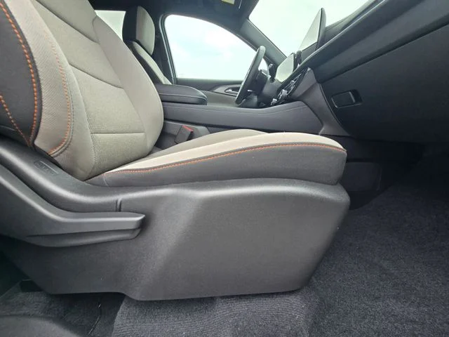 Used 2025 White Chevrolet LT image 20