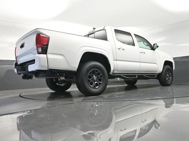 Used 2020 White Toyota SR image 41