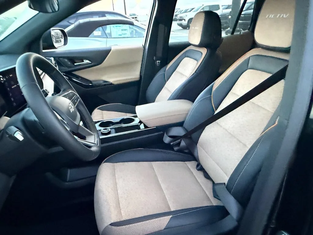 New 2027 Mosaic Black Metallic Chevrolet ACTIV image 6