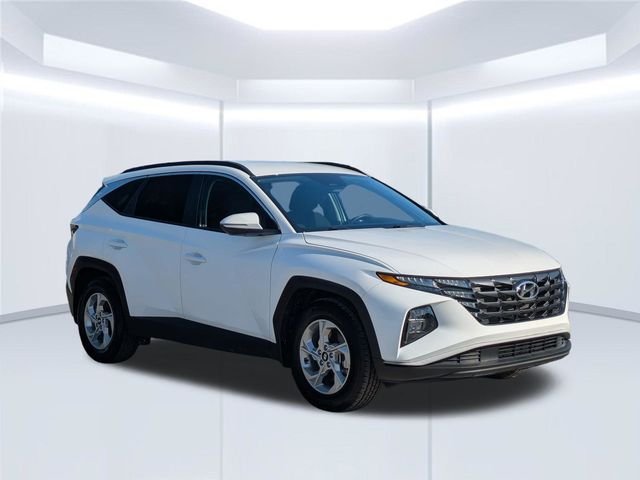 Used 2023 White Hyundai SEL image 9