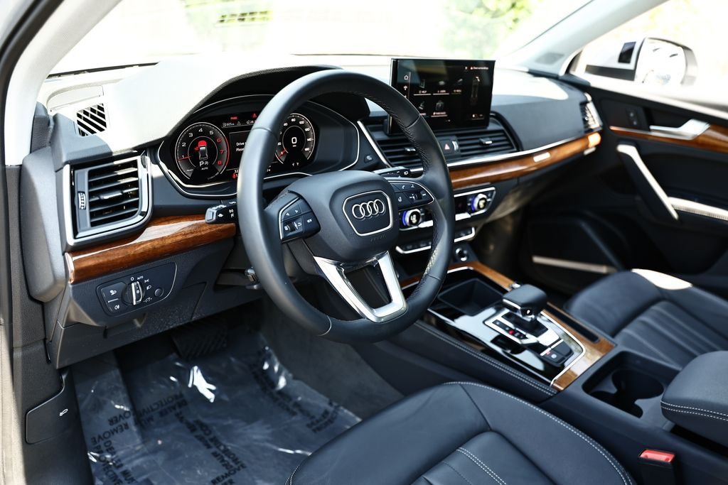 Used 2023 Florett Silver Metallic Audi 40 Premium Plus image 19