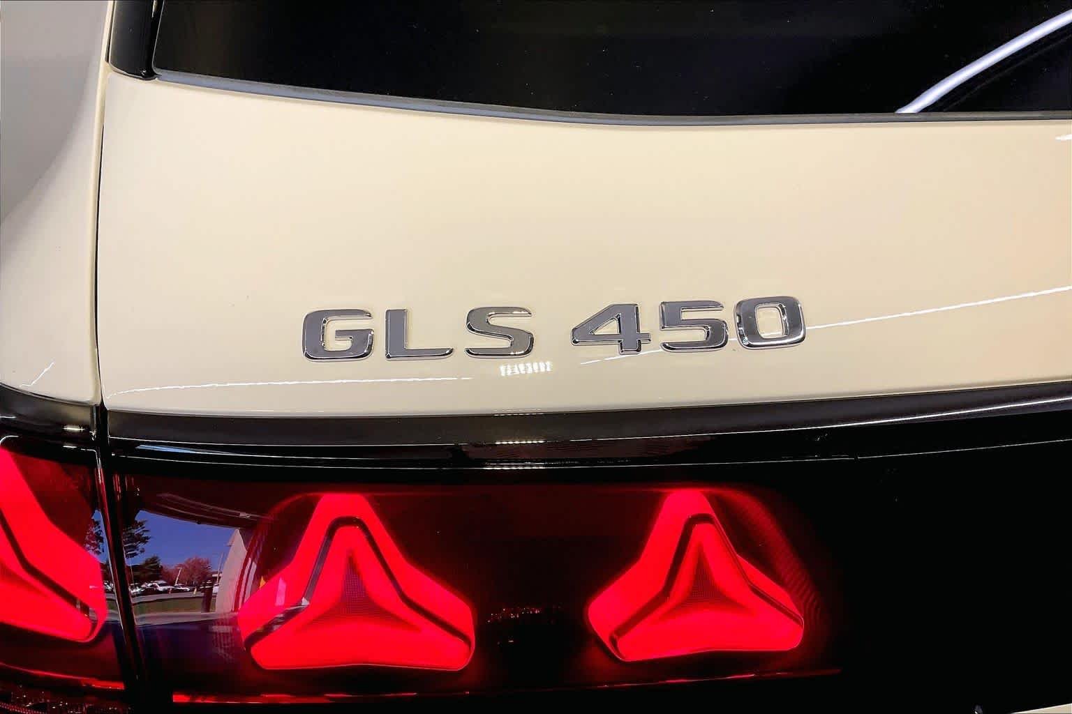 New 2027 Polar White Mercedes-Benz GLS 450 image 6
