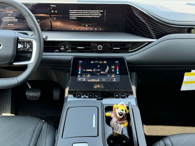 New 2026 RADIANT WHITE INFINITI Luxe 2WD image 27