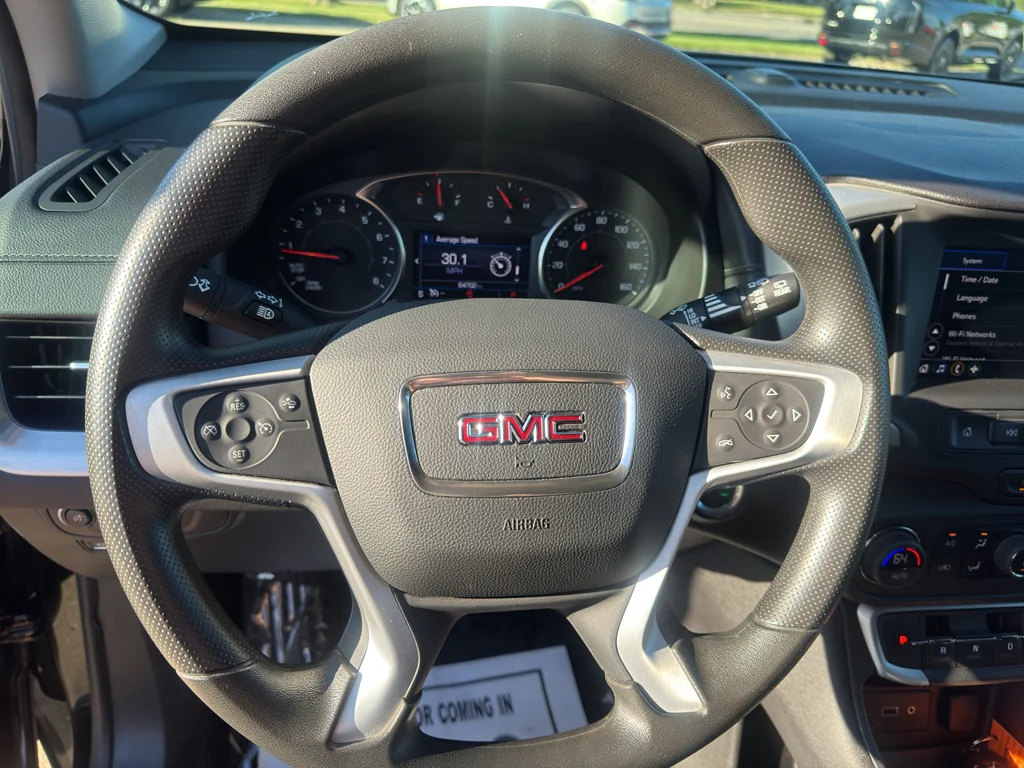 Used 2022 Ebony Twilight Metallic GMC SLE image 17