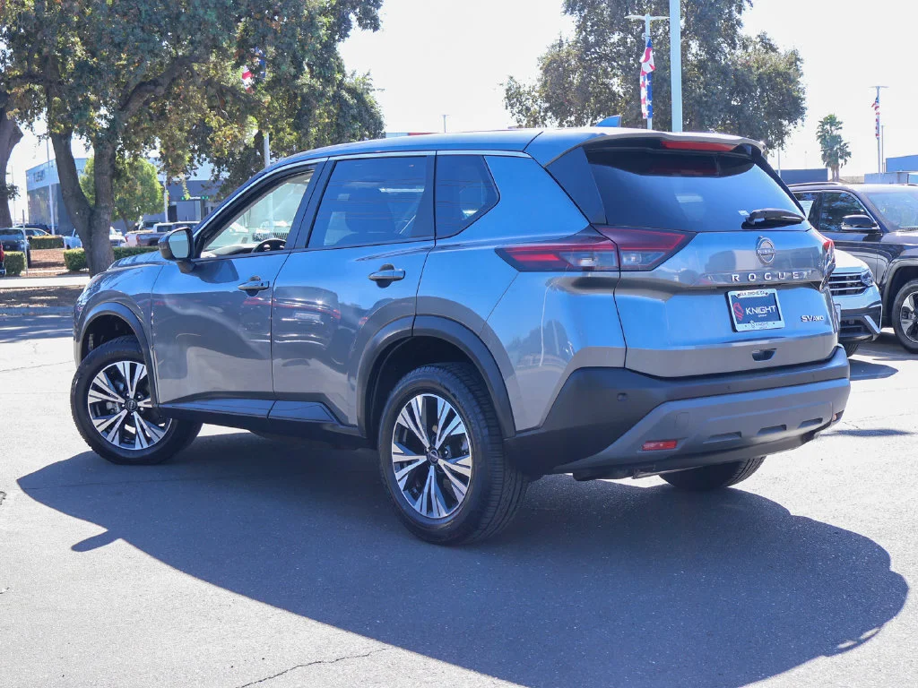 Used 2023 Gun Metallic Nissan SV image 9